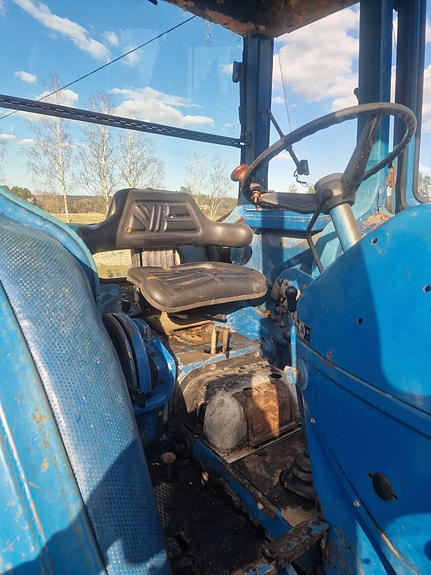 Ford 6600 9 of 18
