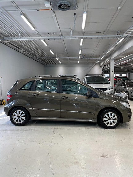 Mercedes-Benz B160 3 of 11