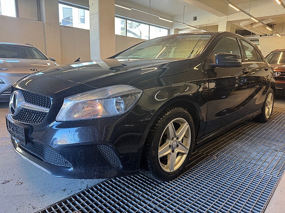 Mercedes-Benz A180 2 of 11