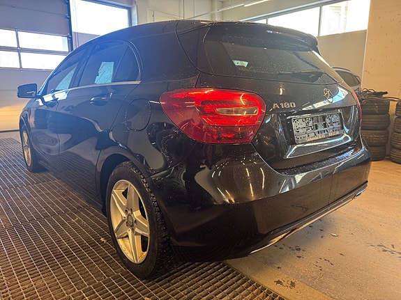 Mercedes-Benz A180 3 of 11