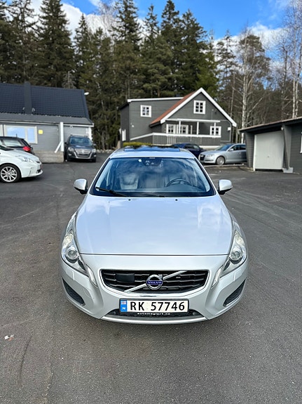 Volvo S60 3 of 5