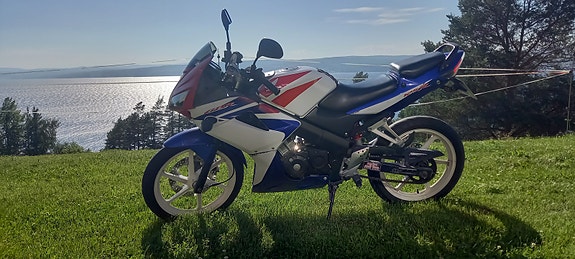 Honda CBR 125 R 2 of 4