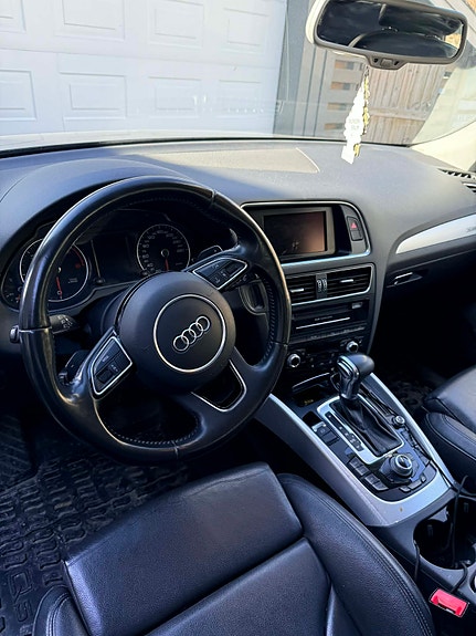 Audi Q5 2 of 10
