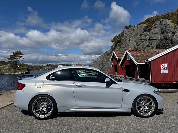 BMW M2 3 of 5