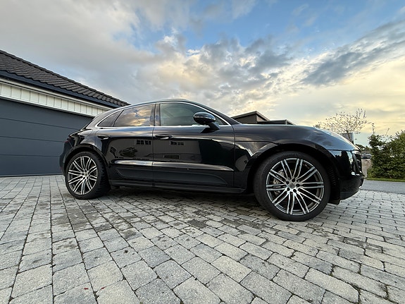 Porsche Macan 8 of 30