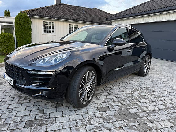 Porsche Macan 5 of 30