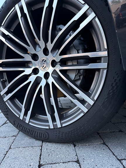 Porsche Macan 11 of 30