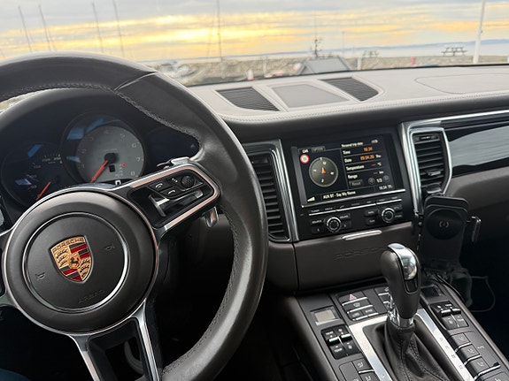 Porsche Macan 21 of 30