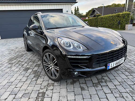 Porsche Macan 3 of 30