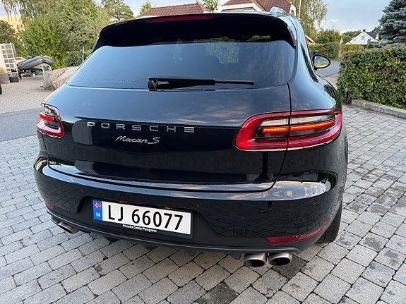 Porsche Macan 9 of 30