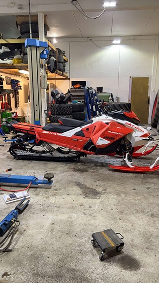 Ski-doo Summit 850 E-tec  146 2 of 5