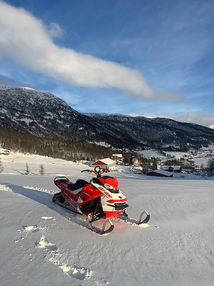 Ski-doo Summit 850 E-tec  146 4 of 5