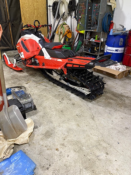 Ski-doo Summit 850 E-tec  146 3 of 5