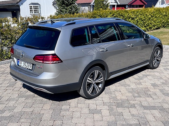 Volkswagen Golf VII 5 of 5