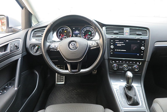 Volkswagen Golf Alltrack 8 of 18