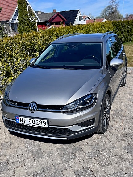 Volkswagen Golf VII 3 of 5