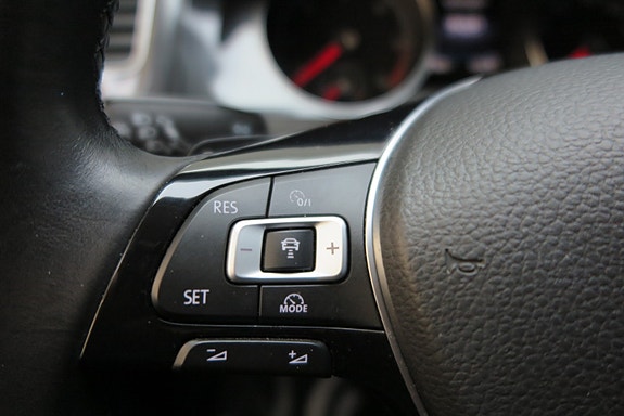 Volkswagen Golf Alltrack 9 of 18