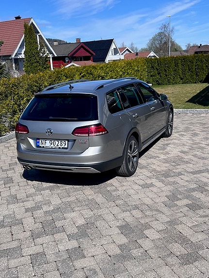 Volkswagen Golf VII 4 of 5