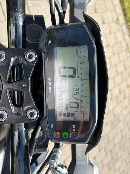 Suzuki GSX-S 125 2 of 5