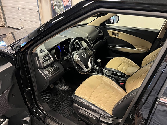SsangYong Tivoli 11 of 25
