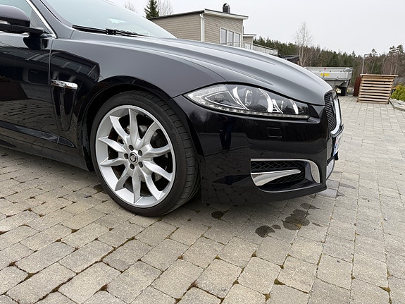 Jaguar XF 12 of 30
