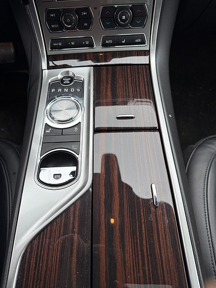 Jaguar XF 22 of 30