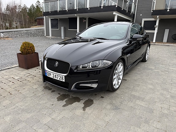 Jaguar XF 8 of 30