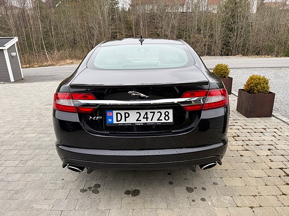 Jaguar XF 16 of 30