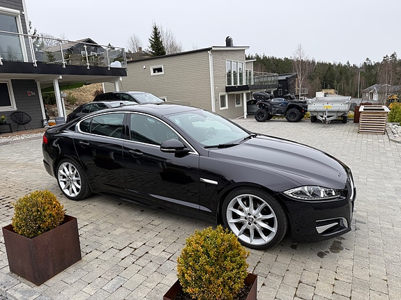 Jaguar XF 13 of 30