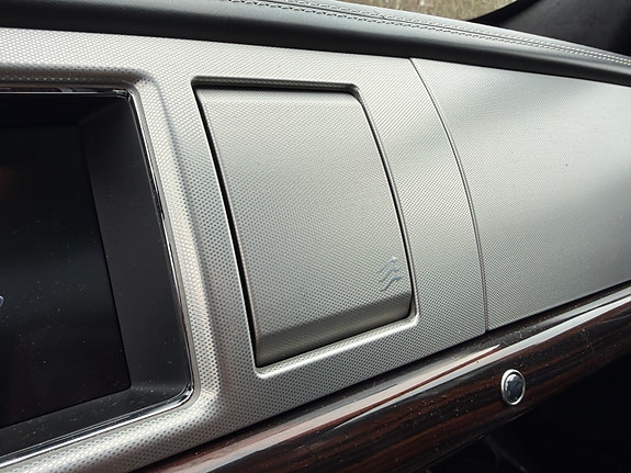 Jaguar XF 23 of 30