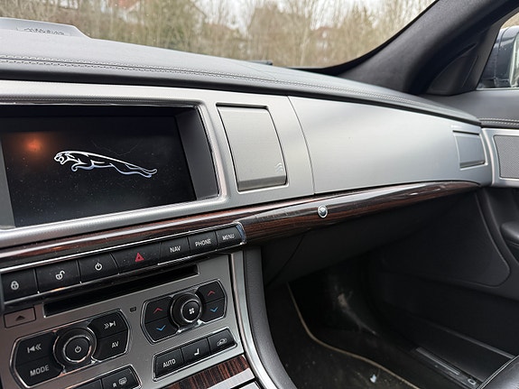 Jaguar XF 21 of 30