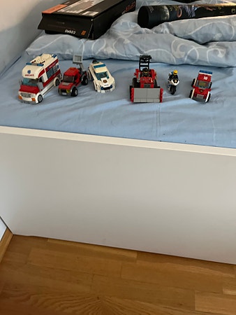 LEGO City kjøretøy sett og diverse figurer