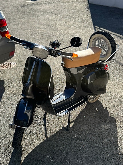 Piaggio Vespa 50 Special 2 of 5