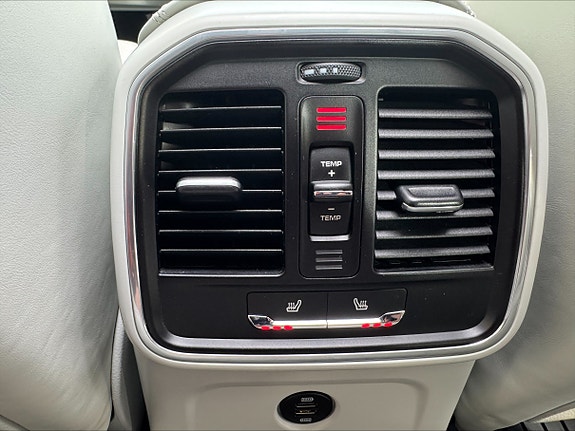 Porsche Macan 20 of 30