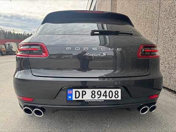 Porsche Macan 8 of 30
