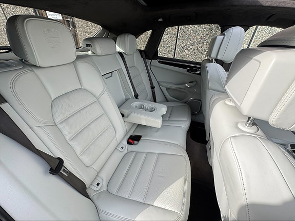 Porsche Macan 21 of 30