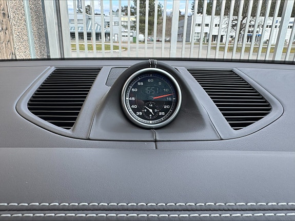 Porsche Macan 28 of 30