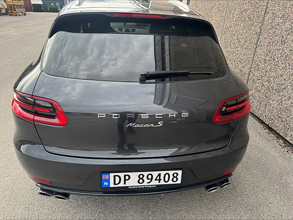 Porsche Macan 7 of 30