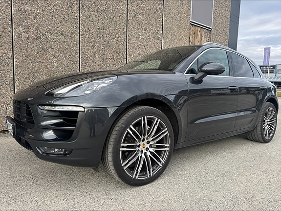 Porsche Macan 5 of 30