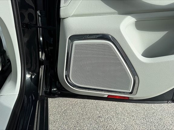 Porsche Macan 22 of 30