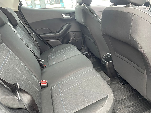 Ford Fiesta 7 of 13