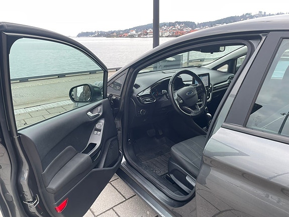 Ford Fiesta 11 of 13