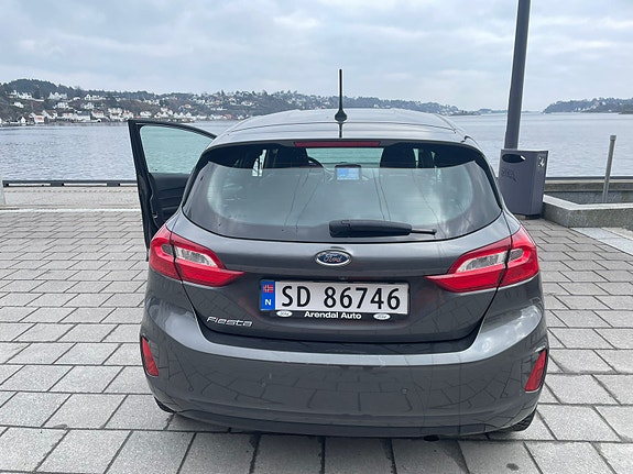 Ford Fiesta 9 of 13