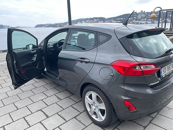 Ford Fiesta 10 of 13