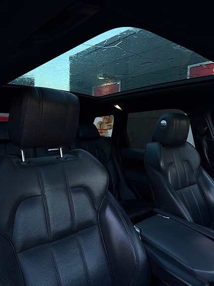 Land Rover Range Rover Sport 15 of 30