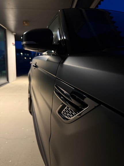 Land Rover Range Rover Sport 28 of 30