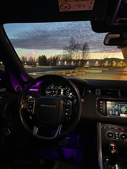 Land Rover Range Rover Sport 18 of 30