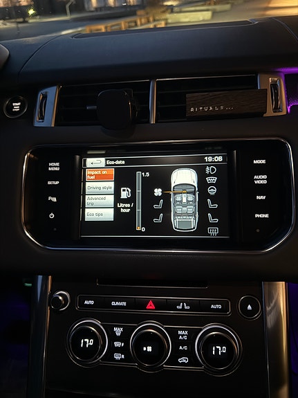 Land Rover Range Rover Sport 23 of 30