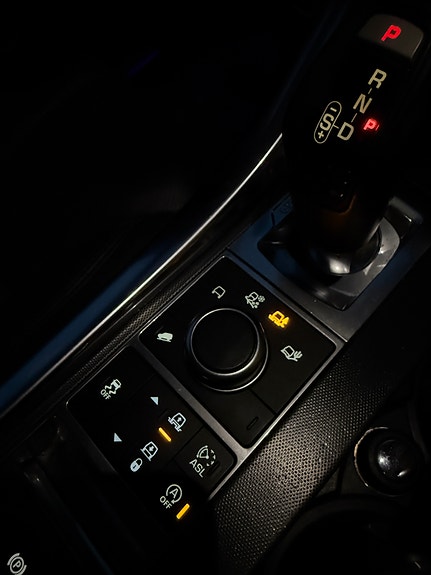Land Rover Range Rover Sport 27 of 30