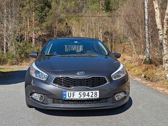 Kia Ceed 3 of 5